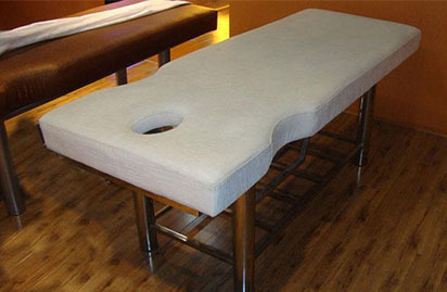 美容店應(yīng)如何選擇美容床美容椅-東品美容